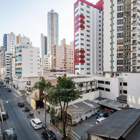 Em Frente ao Shopping Atlântico! Ampla Sacada, Garagem e Ar condicionado! Balneario Camboriu Exterior foto