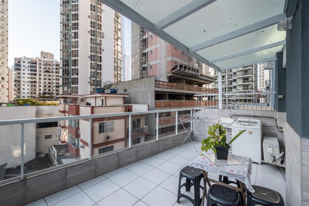 Em Frente ao Shopping Atlântico! Ampla Sacada, Garagem e Ar condicionado! Balneario Camboriu Exterior foto