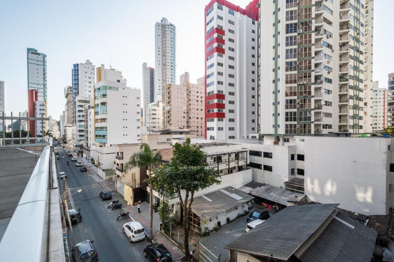 Em Frente ao Shopping Atlântico! Ampla Sacada, Garagem e Ar condicionado! Balneario Camboriu Exterior foto